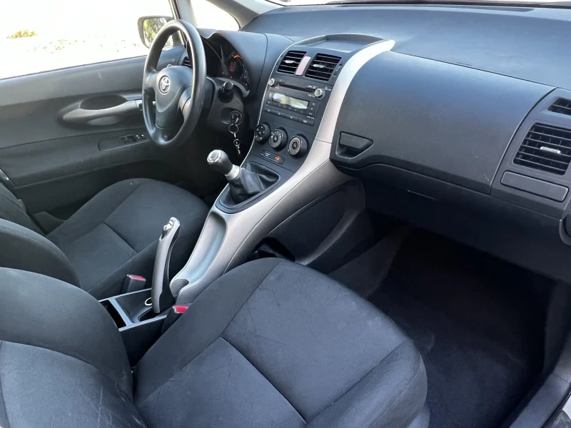 Toyota Auris 1.4d4d, снимка 4 - Автомобили и джипове - 47832177