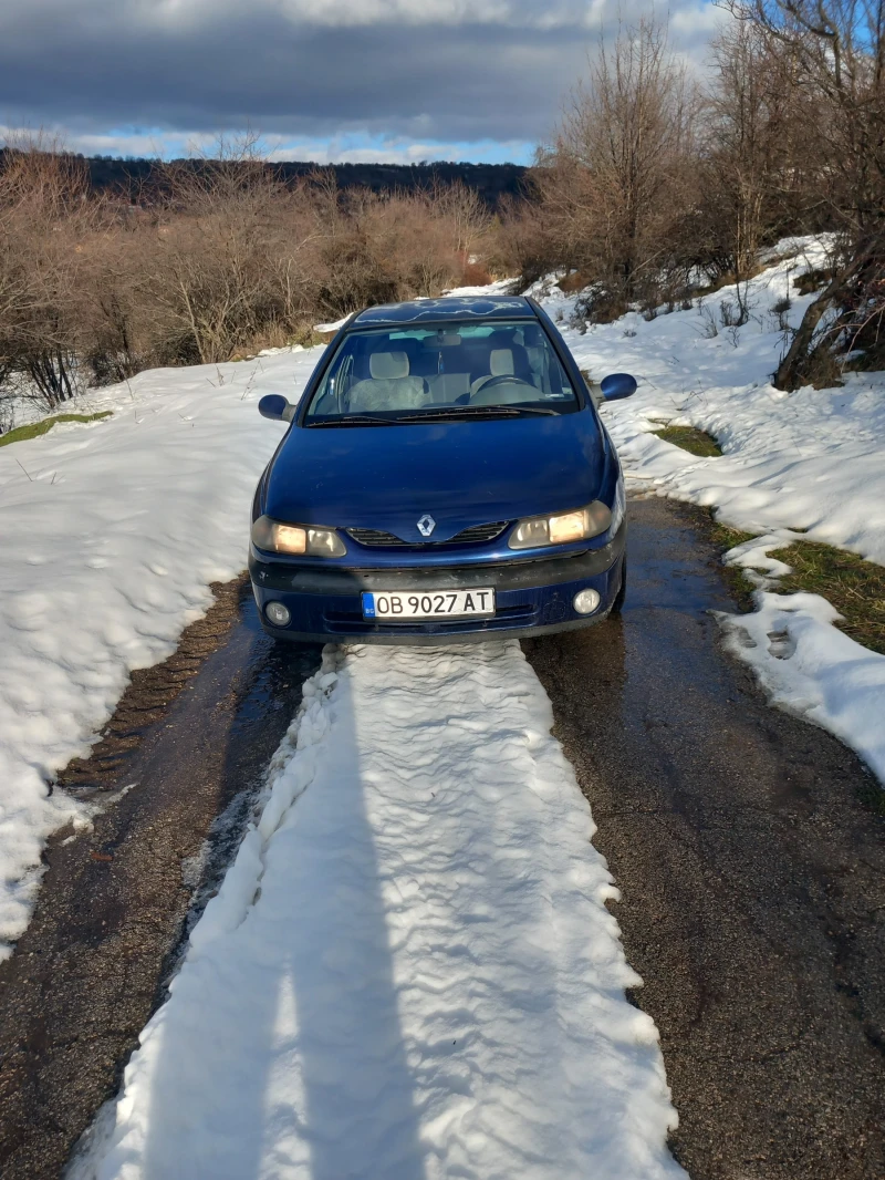 Renault Laguna 1.8 16V, снимка 2 - Автомобили и джипове - 48621558