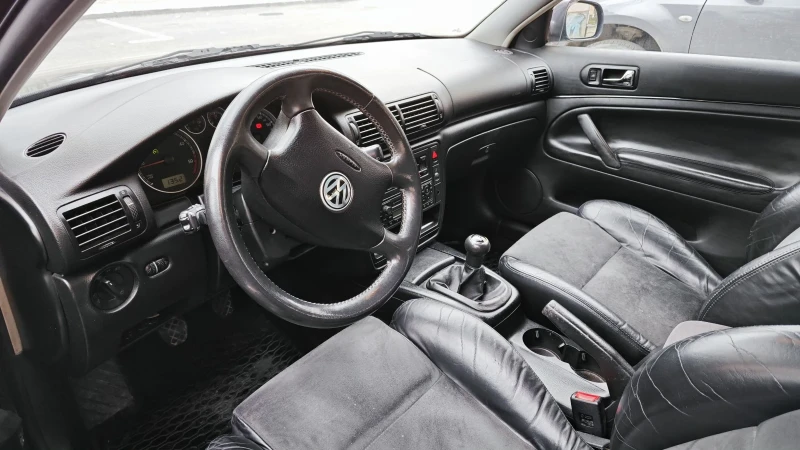 VW Passat, снимка 6 - Автомобили и джипове - 49263275