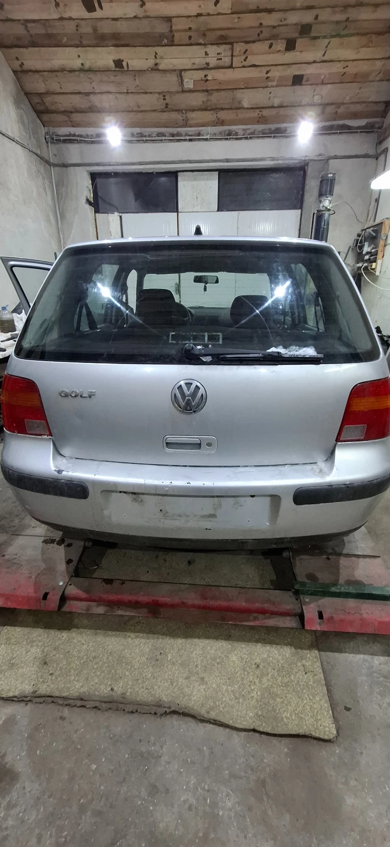 VW Golf 1.6, снимка 10 - Автомобили и джипове - 49274101