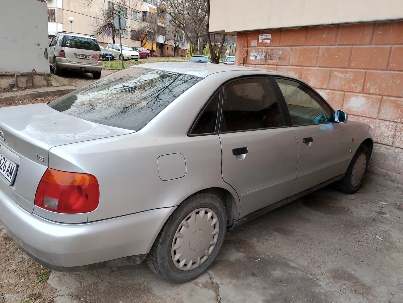 Audi A4 1.6, снимка 4 - Автомобили и джипове - 49335230