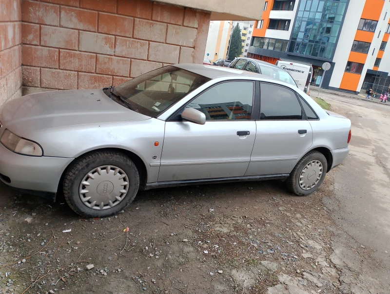 Audi A4 1.6, снимка 1 - Автомобили и джипове - 49335230