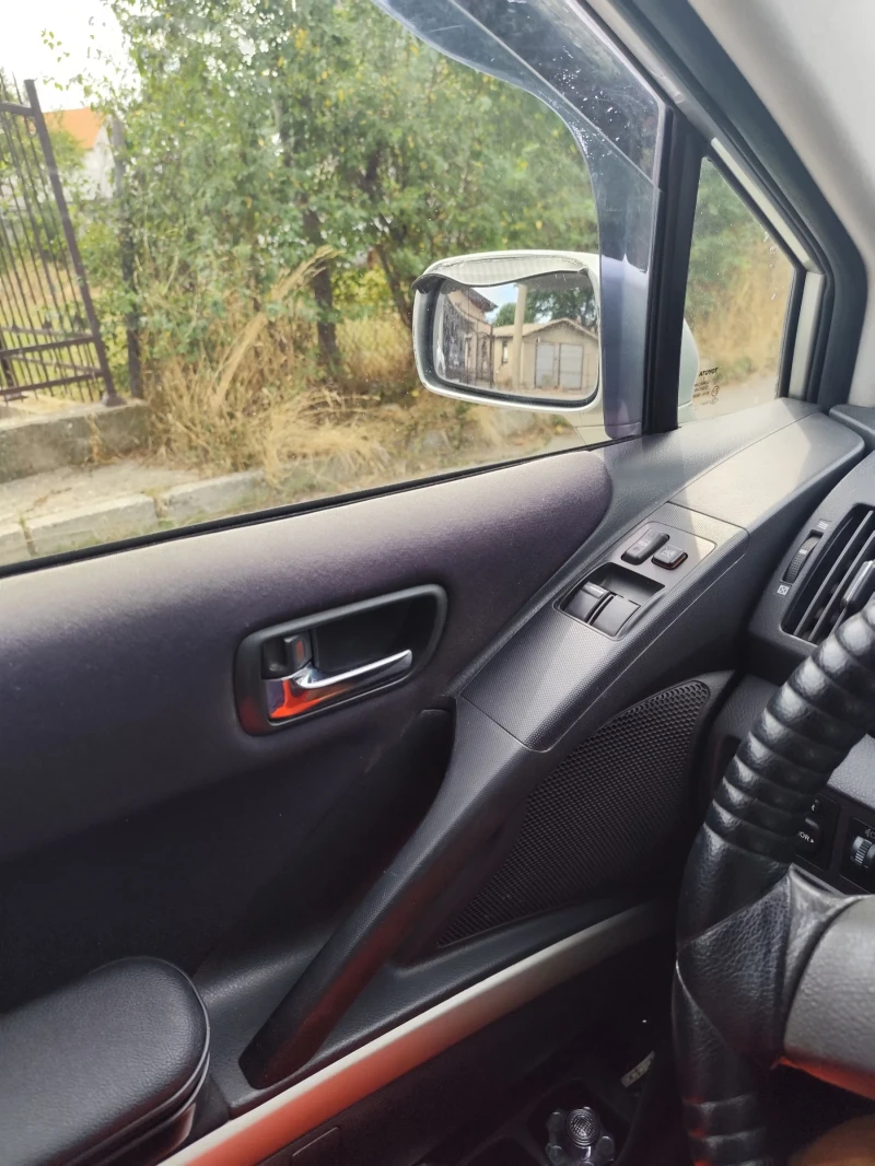 Toyota Corolla verso 2.2  D-4D 136к.с. 7 местна , снимка 11 - Автомобили и джипове - 51709701