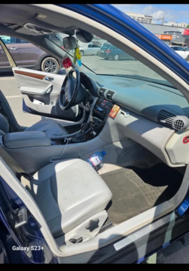 Mercedes-Benz C 220, снимка 4 - Автомобили и джипове - 52588197