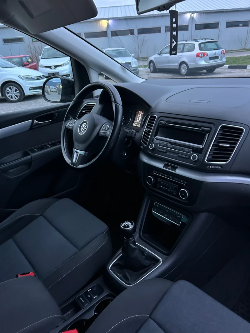 VW Sharan 2.0TDI 140ps ТОП, снимка 14 - Автомобили и джипове - 52968104