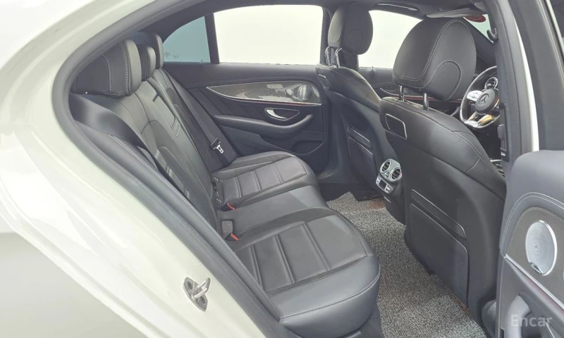 Mercedes-Benz E 53 AMG, снимка 12 - Автомобили и джипове - 53262328