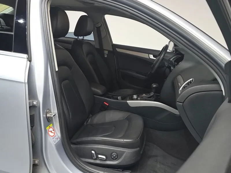 Audi A4 2.0 TFSI Quattro, снимка 10 - Автомобили и джипове - 54143644