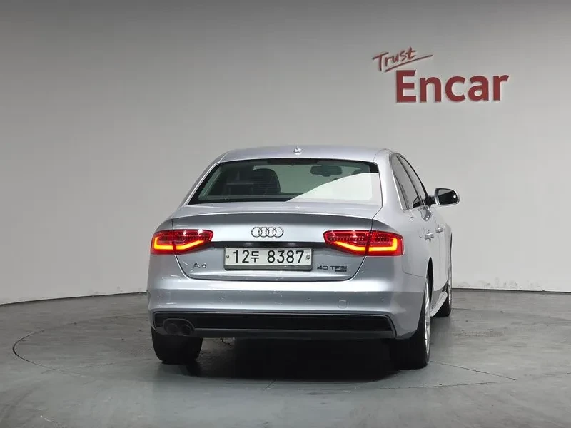 Audi A4 2.0 TFSI Quattro, снимка 4 - Автомобили и джипове - 54143644