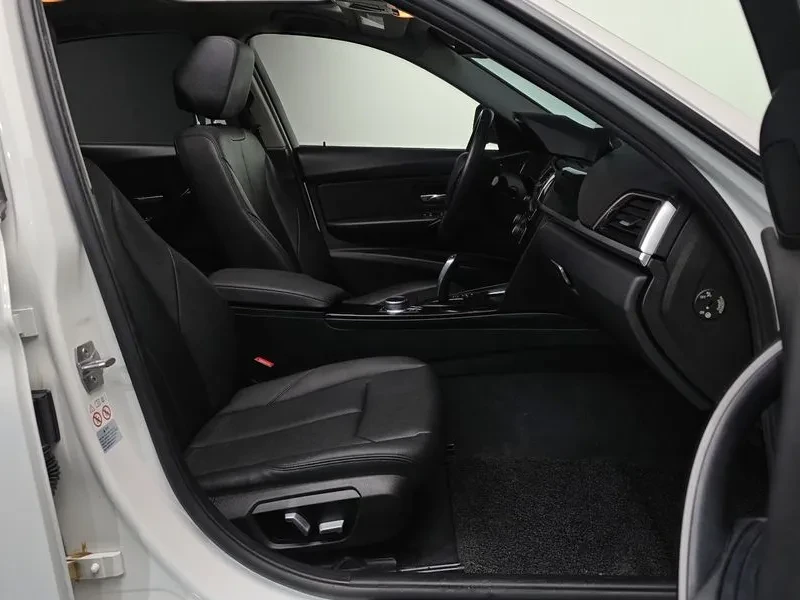 BMW 320 d, снимка 11 - Автомобили и джипове - 54592560