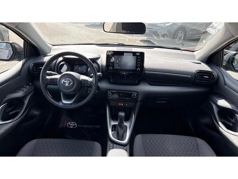 Toyota Yaris 1.5HSD TEAM D, снимка 8 - Автомобили и джипове - 54750451