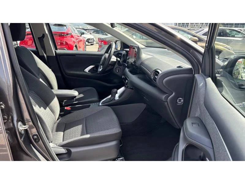 Toyota Yaris 1.5HSD TEAM D, снимка 6 - Автомобили и джипове - 54750451
