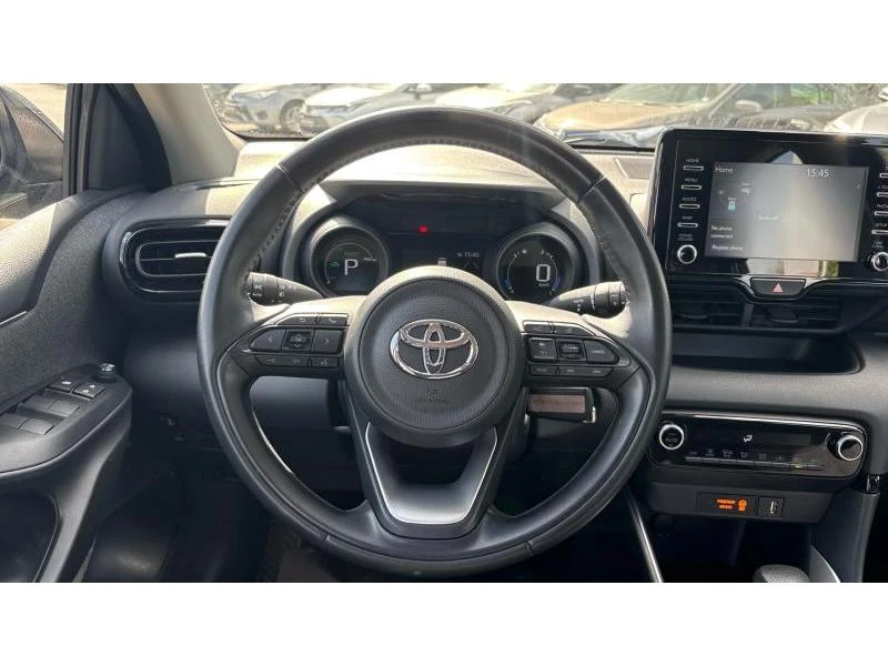 Toyota Yaris 1.5HSD TEAM D, снимка 13 - Автомобили и джипове - 54750451