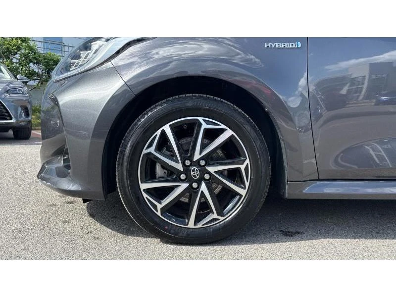 Toyota Yaris 1.5HSD TEAM D, снимка 16 - Автомобили и джипове - 54750451