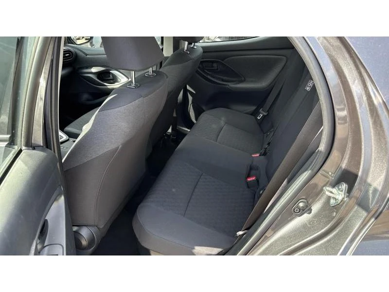 Toyota Yaris 1.5HSD TEAM D, снимка 11 - Автомобили и джипове - 54750451