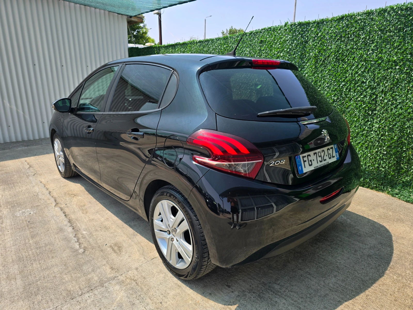 Peugeot 208 73000км - изображение 3