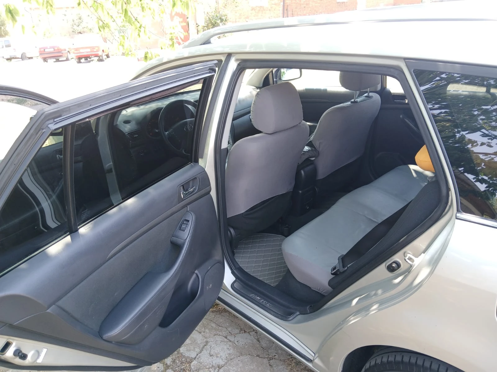 Toyota Avensis T25 - изображение 7