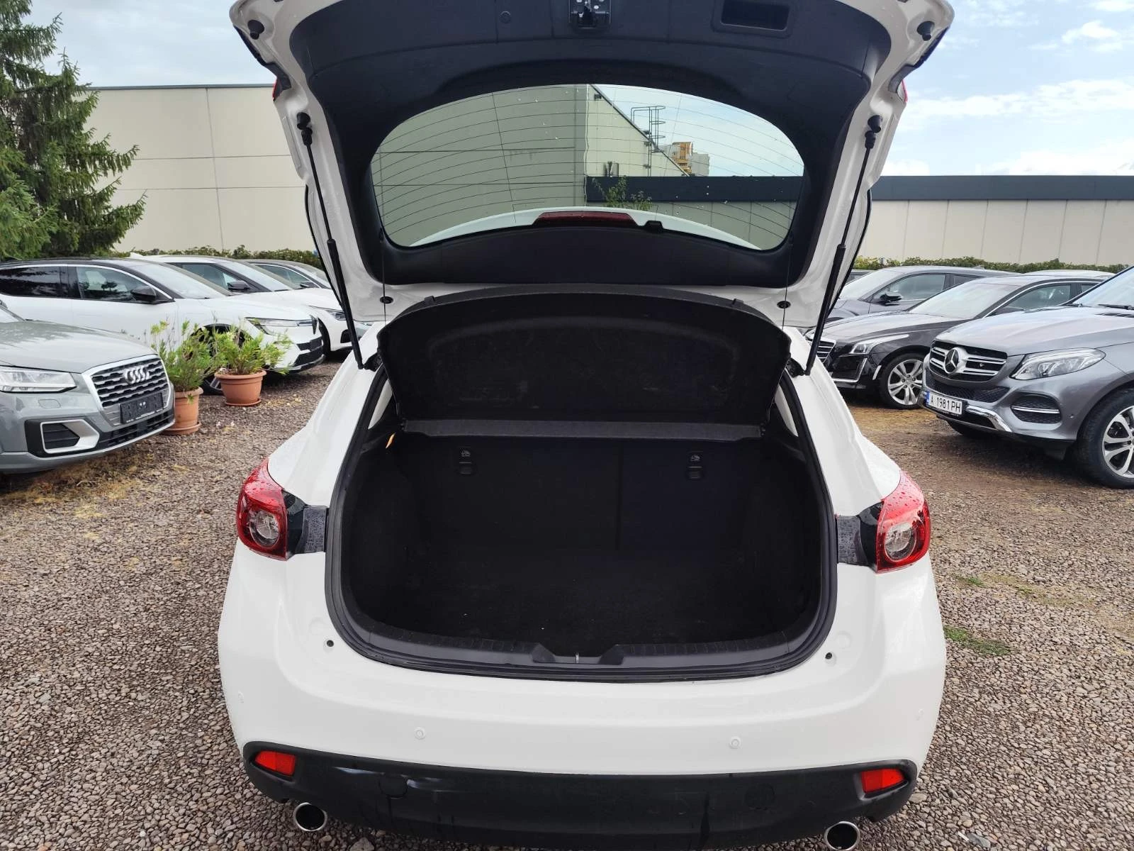Mazda 3 2.2 D SKYACTIVE - изображение 6