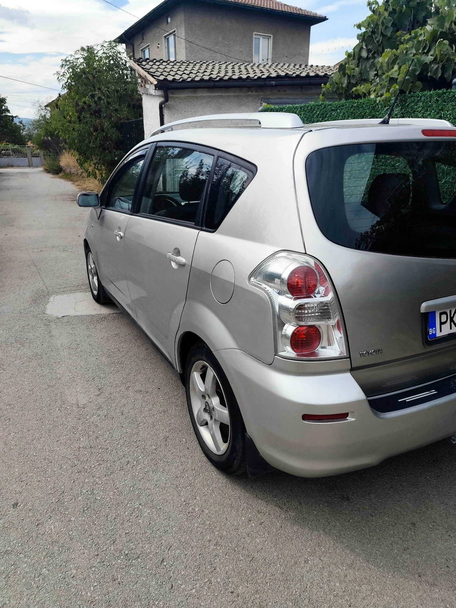 Toyota Corolla verso  - изображение 3