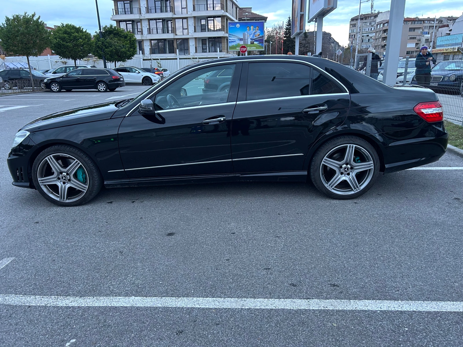 Mercedes-Benz E 500 5.5 AMG-line 4x4 - изображение 6