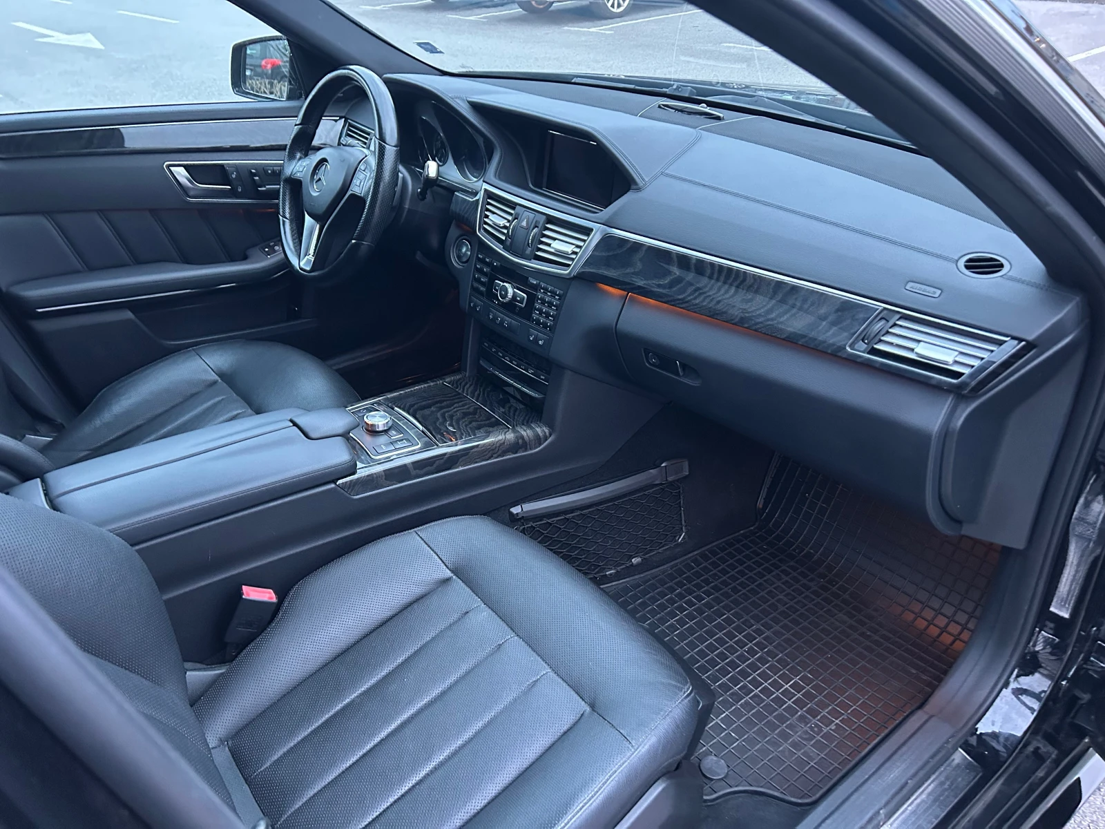 Mercedes-Benz E 500 5.5 AMG-line 4x4 - изображение 8