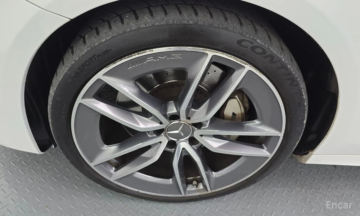 Mercedes-Benz E 53 AMG  - изображение 5