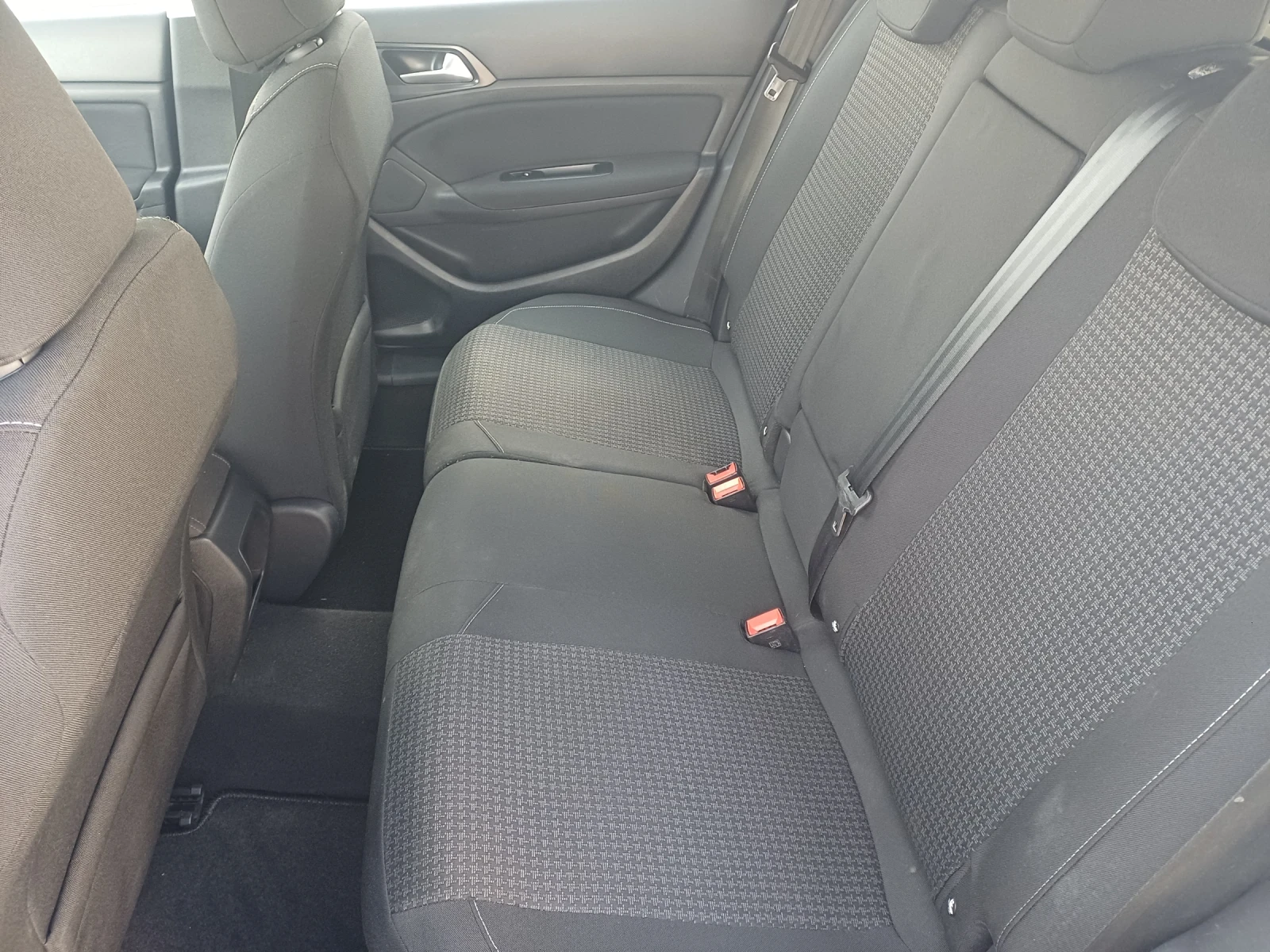 Peugeot 308 1.6 Hdi FACELIFT, снимка 8 - Автомобили и джипове - 53778750