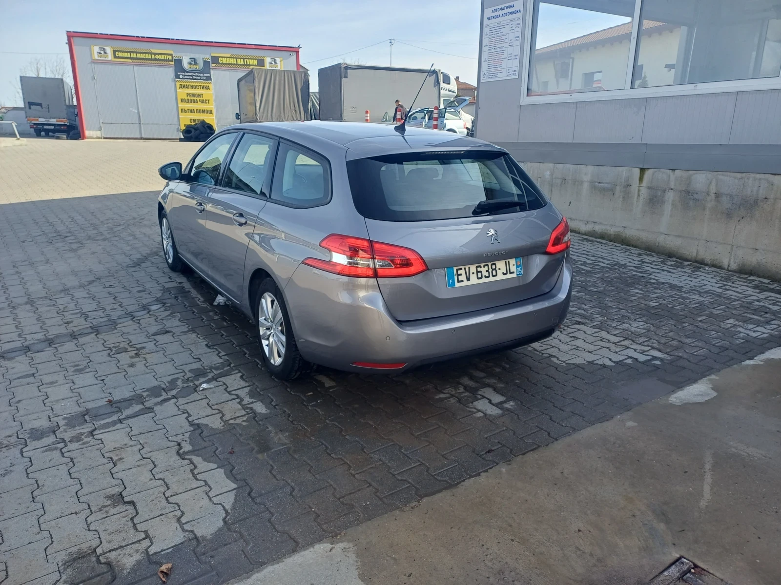 Peugeot 308 1.6 Hdi FACELIFT, снимка 4 - Автомобили и джипове - 53778750