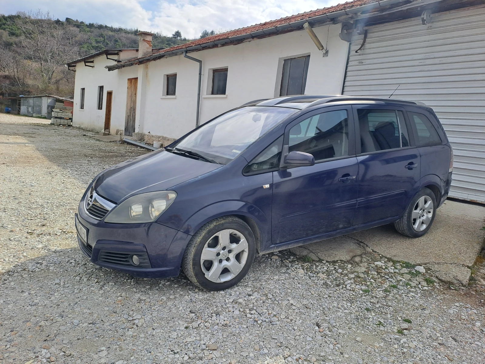 Opel Zafira B 1.9 CDTI НОВ СЪЕДНИТЕЛ/ОБСЛУЖЕНА/КЛИМАТИК, снимка 5 - Автомобили и джипове - 53986408