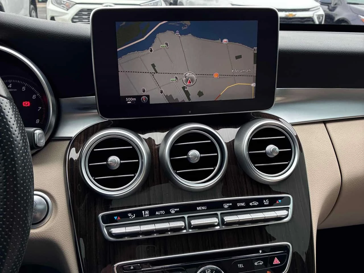 Mercedes-Benz C 300 * CARFAX * ПРЕДСТАВИТЕЛСТВО * КЛИП НА МОТОРА, снимка 9 - Автомобили и джипове - 54085199