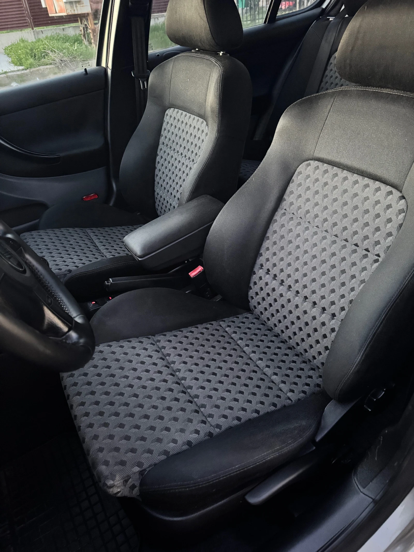 Seat Leon 1.9 TDI 150, снимка 13 - Автомобили и джипове - 54233831