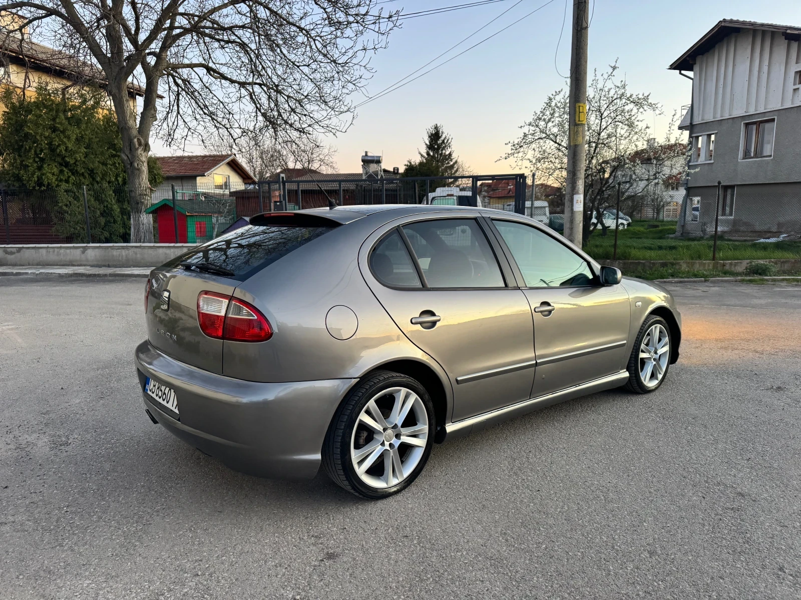 Seat Leon 1.9 TDI 150, снимка 5 - Автомобили и джипове - 54233831