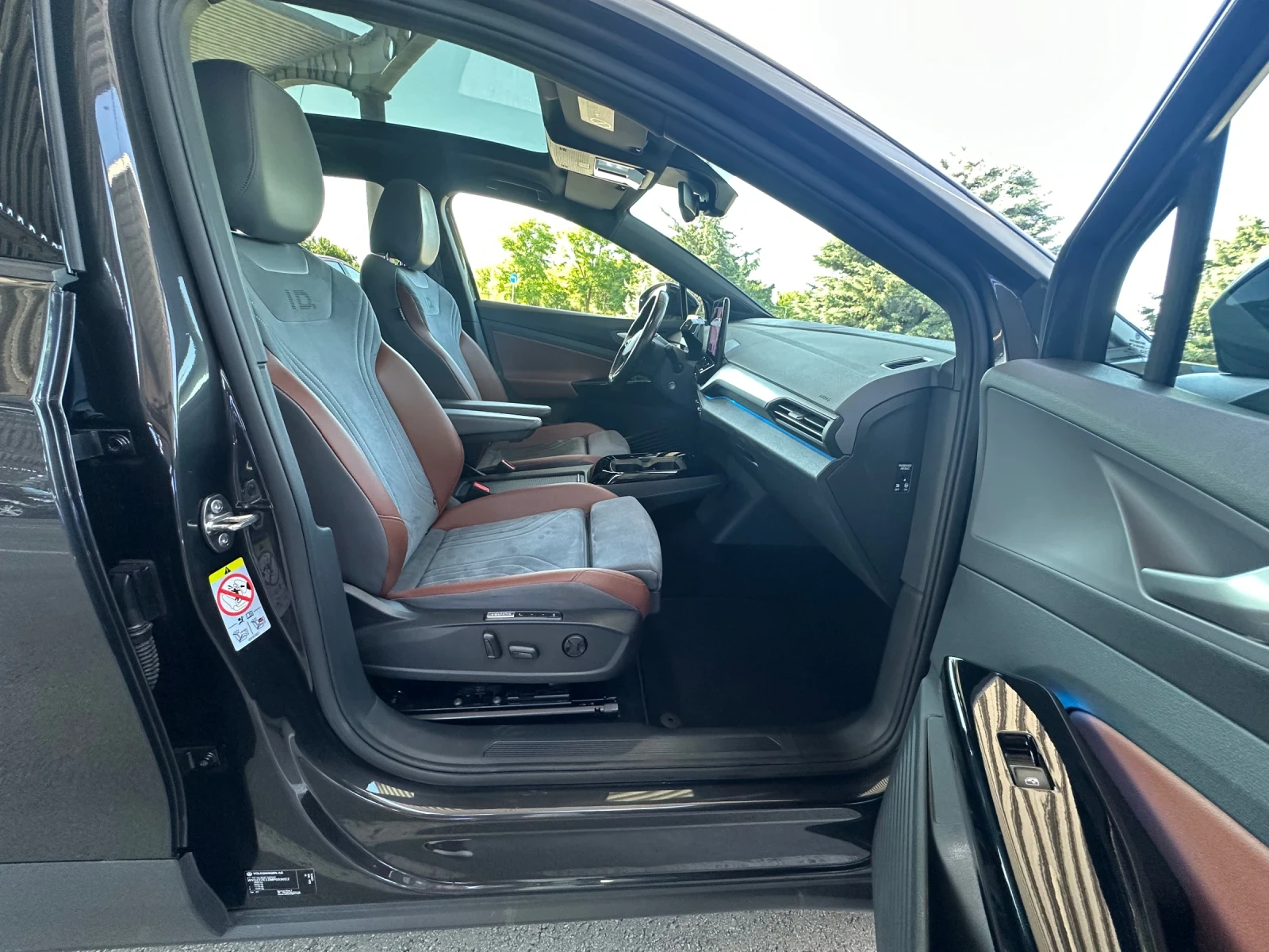 VW ID.4 PRO 1St MAX/MATRIX/PANO/HEAD UP/360/Keyless/МАСАЖ, снимка 11 - Автомобили и джипове - 54714907