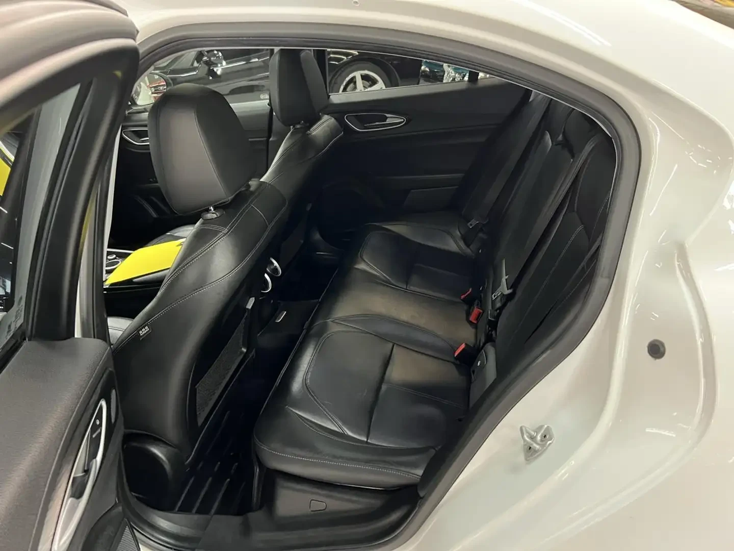 Alfa Romeo Giulia Ti Sport, снимка 8 - Автомобили и джипове - 55002061