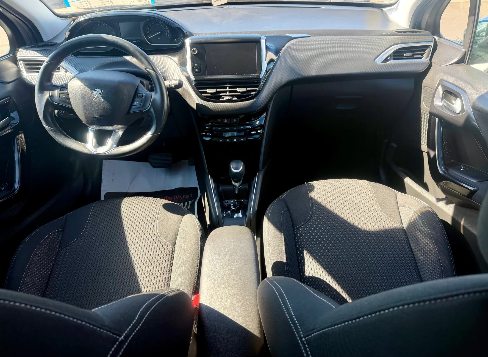 Peugeot 208 AUTOMATIC KTEO COC 2019г!!!, снимка 11 - Автомобили и джипове - 55641412