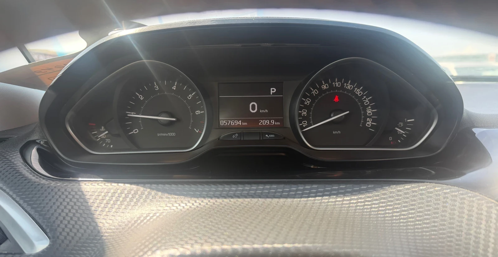 Peugeot 208 AUTOMATIC KTEO COC 2019г!!!, снимка 10 - Автомобили и джипове - 55641412