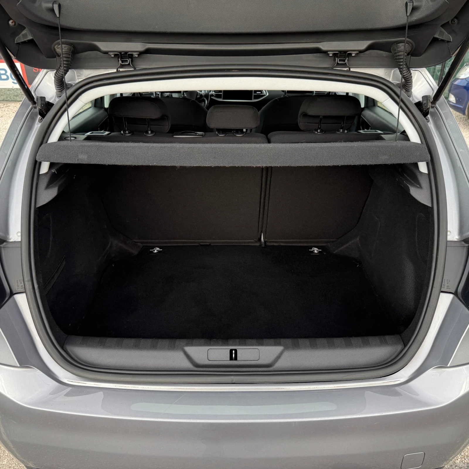Peugeot 308 1.5 Blue-HDI * Active, снимка 8 - Автомобили и джипове - 56099653