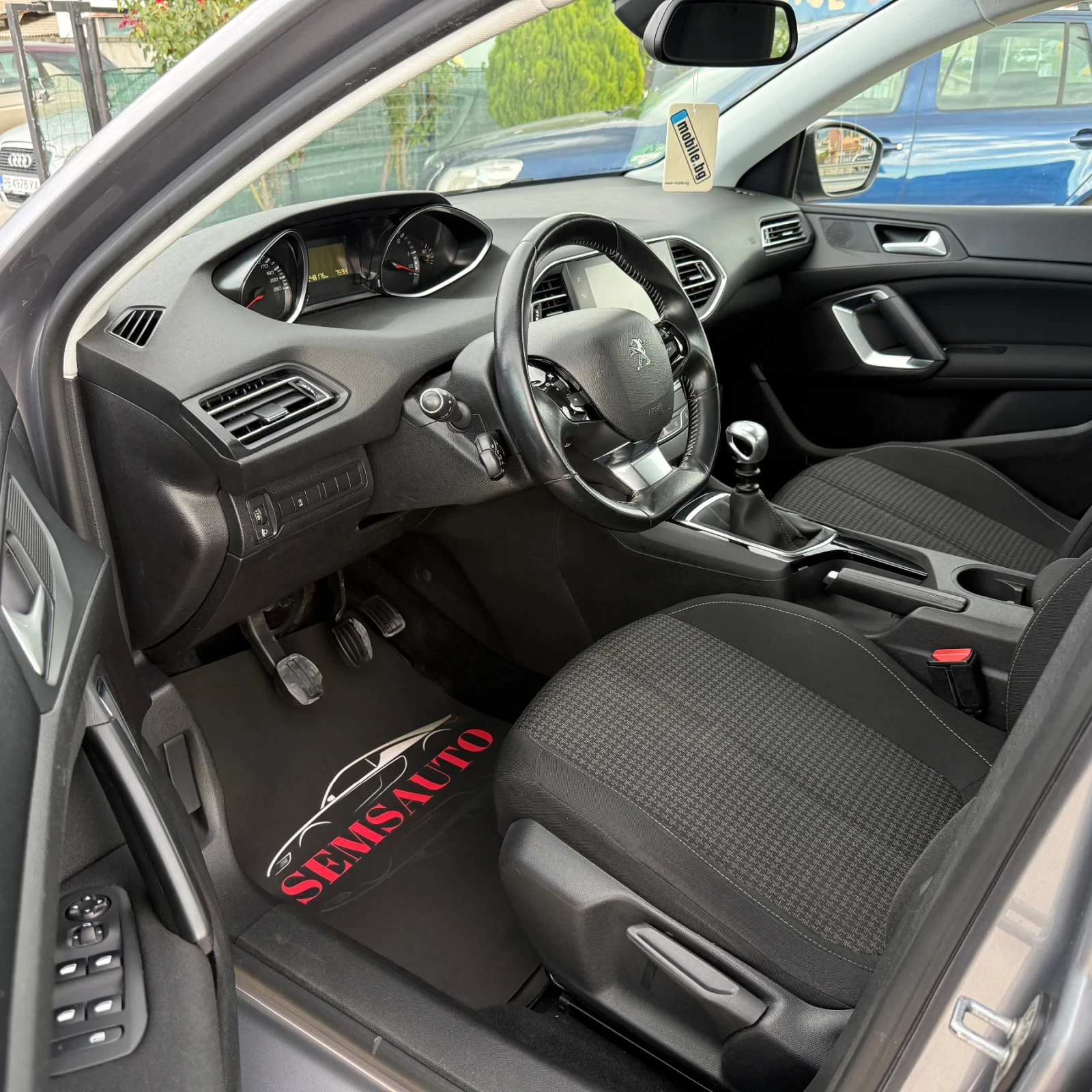 Peugeot 308 1.5 Blue-HDI * Active, снимка 9 - Автомобили и джипове - 56099653