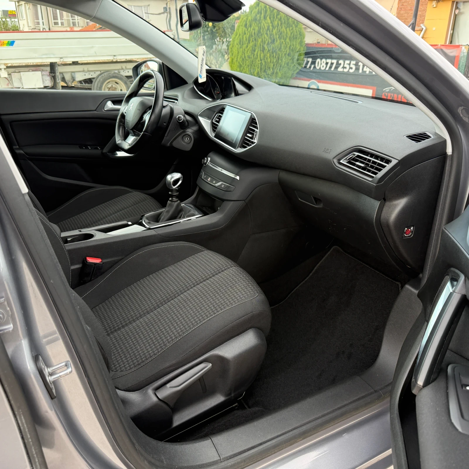 Peugeot 308 1.5 Blue-HDI * Active, снимка 11 - Автомобили и джипове - 56099653