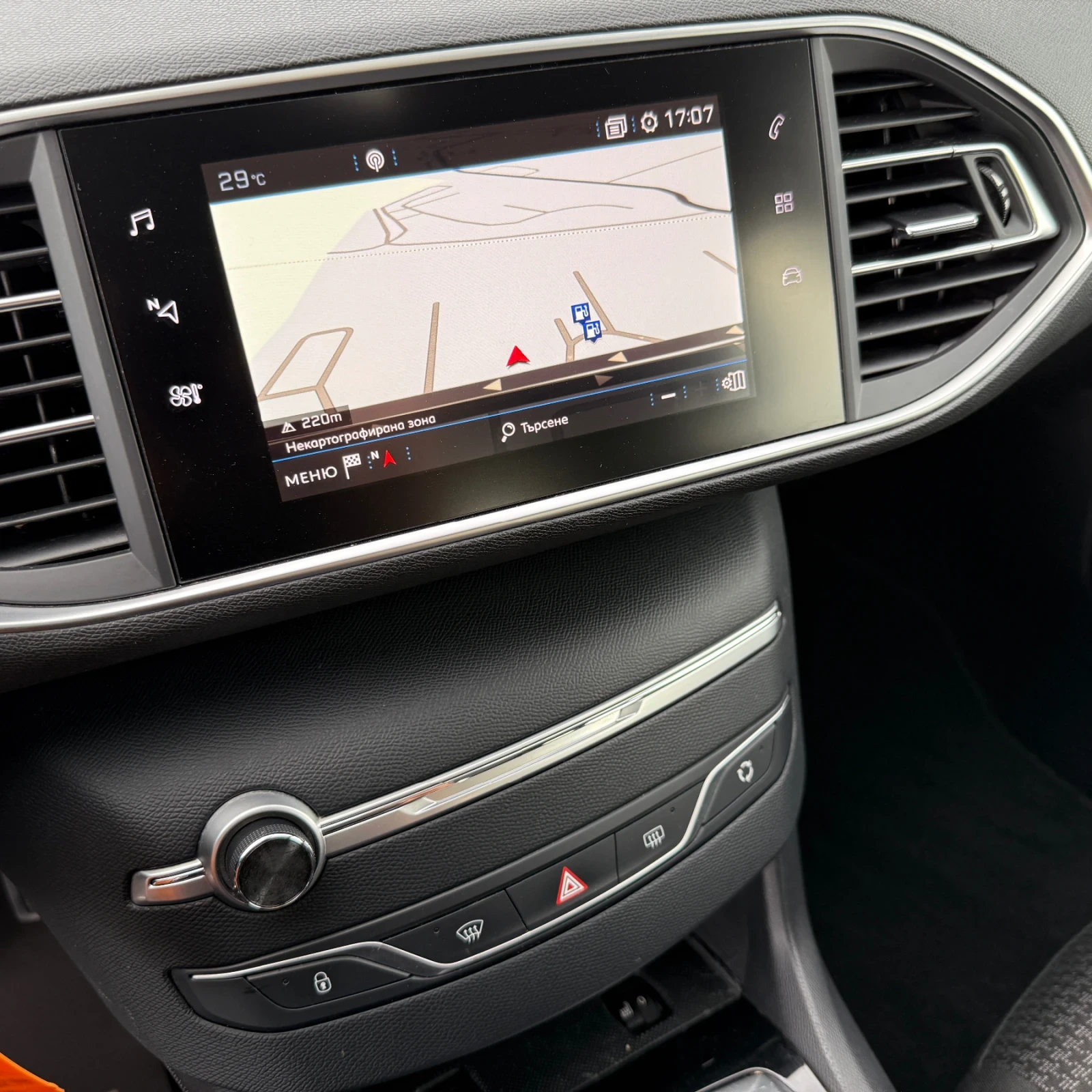 Peugeot 308 1.5 Blue-HDI * Active, снимка 13 - Автомобили и джипове - 56099653