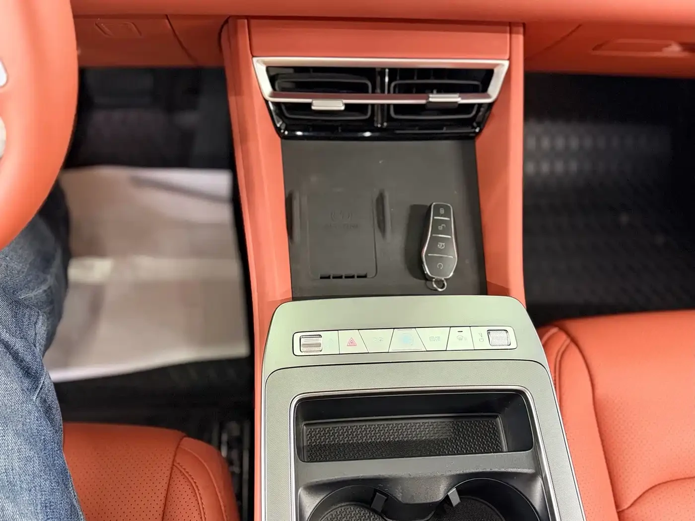 BYD Tang L 2025 EV 670KM LiDAR Flagship | Mobile.bg � ����������� 10