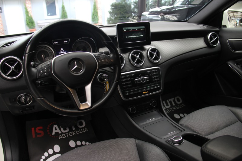 Mercedes-Benz GLA 200 4matic/Navi/Panorama, снимка 10 - Автомобили и джипове - 40392580