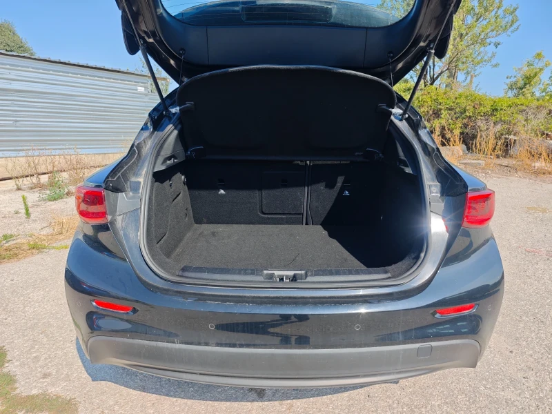 Infiniti Q30, снимка 3 - Автомобили и джипове - 51418908