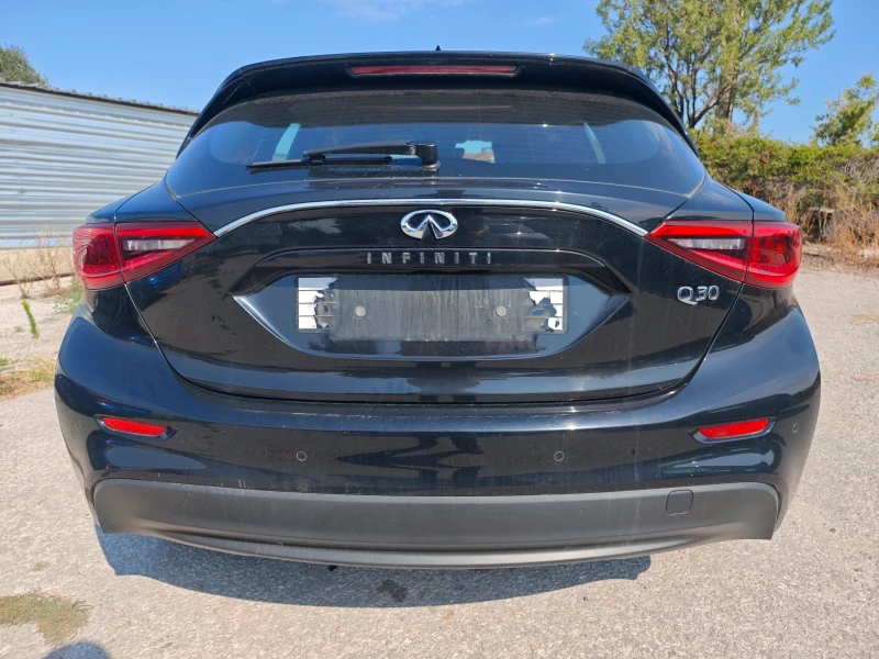 Infiniti Q30