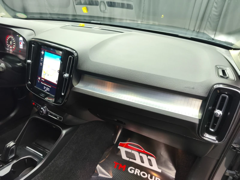 Volvo XC40 2.0d Automatic4WD Euro6D , снимка 14 - Автомобили и джипове - 52134064
