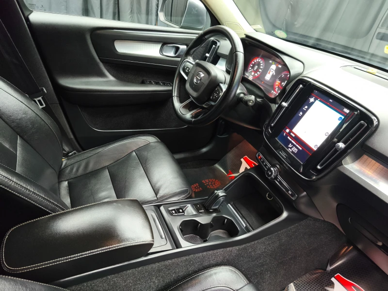 Volvo XC40 2.0d Automatic4WD Euro6D , снимка 13 - Автомобили и джипове - 52134064