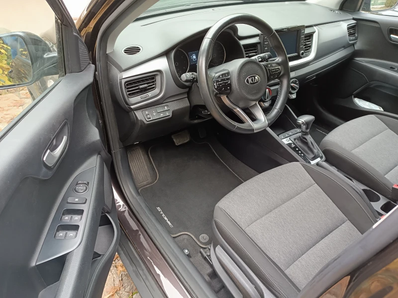 Kia Stonic 1.4 100ксNAVI, снимка 13 - Автомобили и джипове - 53029829