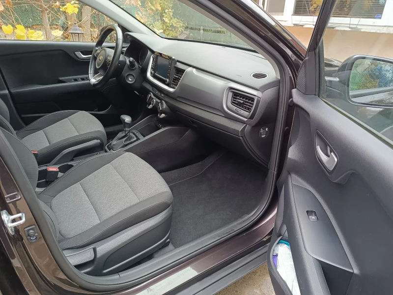 Kia Stonic 1.4 100ксNAVI, снимка 10 - Автомобили и джипове - 53029829