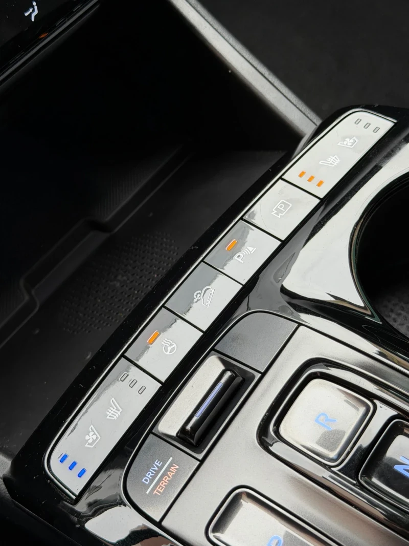 Hyundai Tucson 1.6T-GDI HEV, снимка 11 - Автомобили и джипове - 54715478