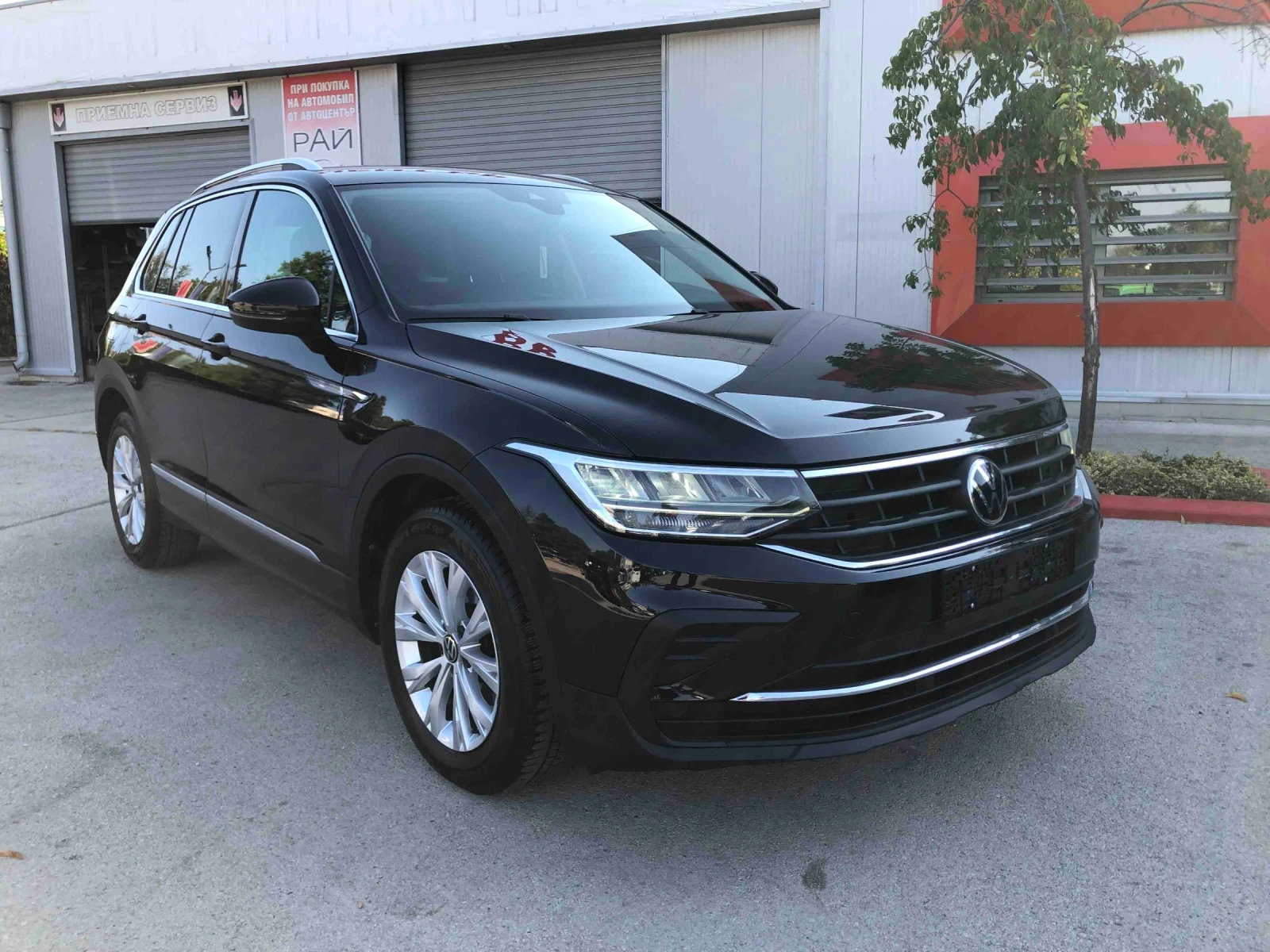 VW Tiguan 20TDi 124хил.км. - изображение 2