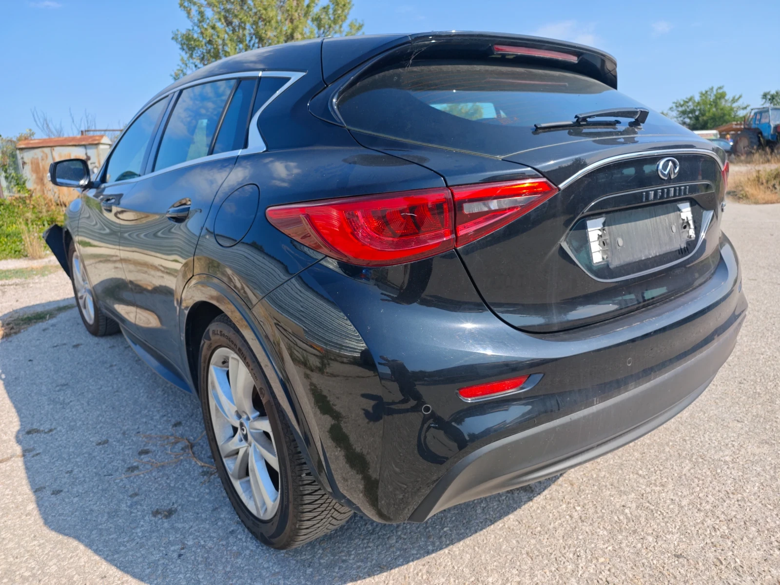 Infiniti Q30  - изображение 5